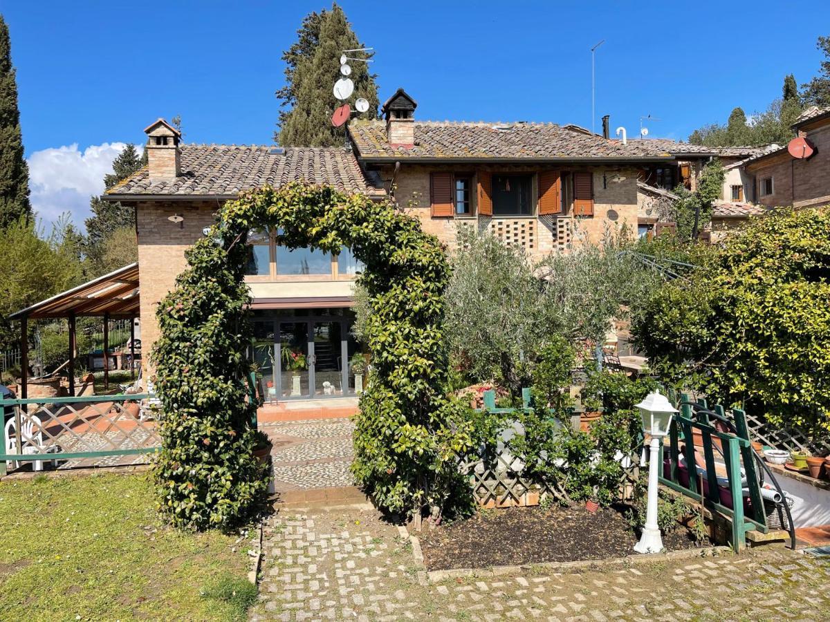 Appartamento Con Piscina E Giardino A Siena Exterior photo